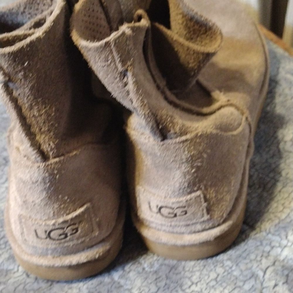 Ugg suede ankle boot - Picture 3 of 6